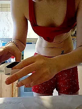  Sweet Love  online show from 28, 1, 2025