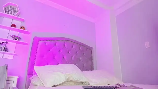 CamileHolmes online show from 29, 1, 2025