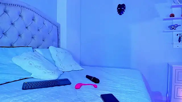 CamileHolmes online show from 16, 2, 2025