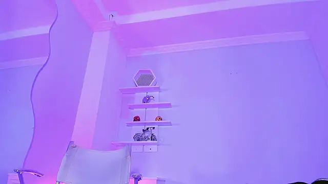 CamileHolmes online show from 3, 3, 2025