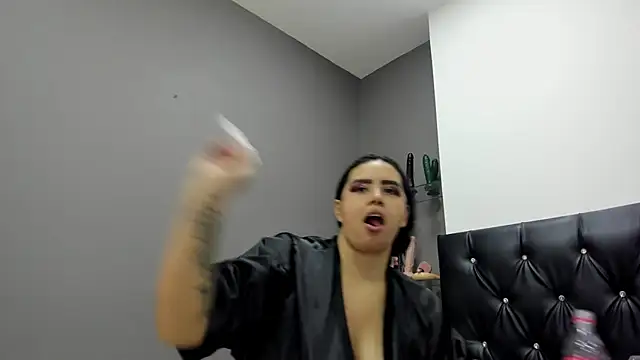 Snapshot of MariaGaitan chatting on 8, 2, 2025 MariaGaitan online show from 8, 2, 2025