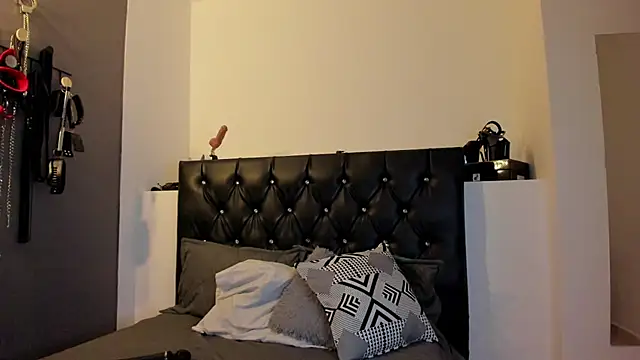 Snapshot of MariaGaitan chatting on 24, 2, 2025 MariaGaitan online show from 24, 2, 2025