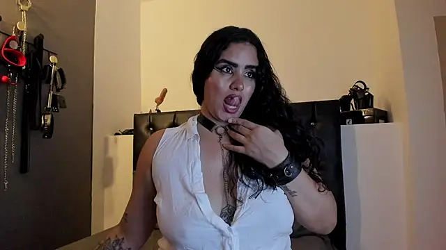 Snapshot of MariaGaitan chatting on 25, 2, 2025 MariaGaitan online show from 25, 2, 2025