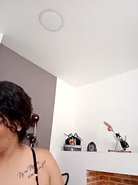 Snapshot of MariaGaitan chatting on 1, 10, 2025 MariaGaitan online show from 1, 10, 2025