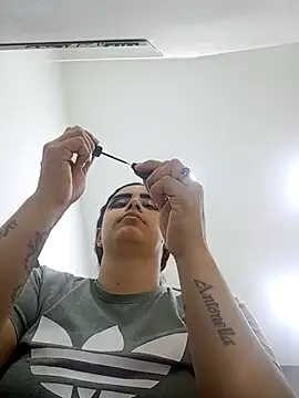 Snapshot of MariaGaitan chatting on 22, 11, 2025 MariaGaitan online show from 22, 11, 2025