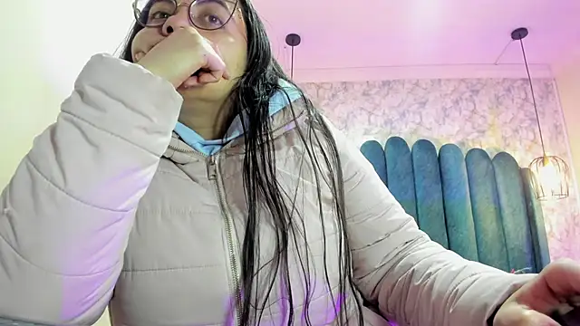 Snapshot of nalalye_cruzz_ chatting on 12, 9, 2025 nalalye cruzz online show from 12, 9, 2025