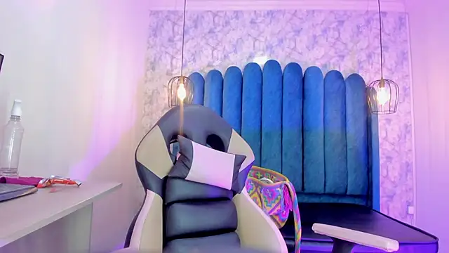 Snapshot of nalalye_cruzz_ chatting on 18, 9, 2025 nalalye cruzz online show from 18, 9, 2025