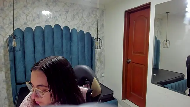 Snapshot of nalalye_cruzz_ chatting on 19, 10, 2025 nalalye cruzz online show from 19, 10, 2025