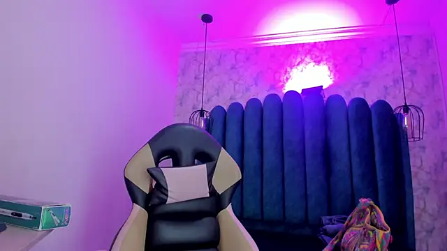 nalalye cruzz  online show from 8, 1, 2026