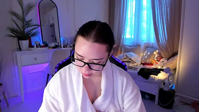 VixenMia online show from 25, 2, 2025