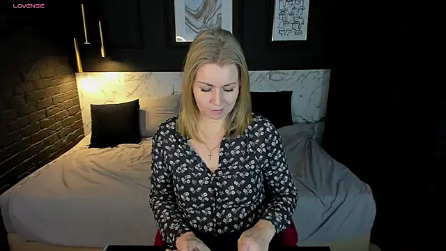 Annie Light online show from 27, 1, 2025