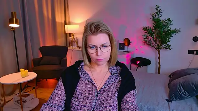 Annie Light online show from 25, 4, 2026