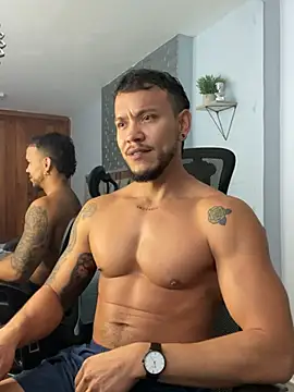 ARON TAYLER01 online show from 7, 2, 2025