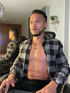 ARON TAYLER01 online show from 7, 3, 2025