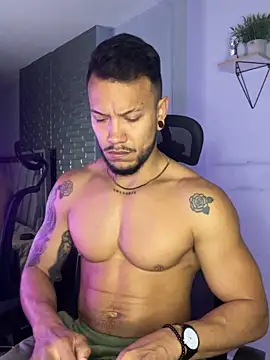 ARON TAYLER01 online show from 2, 10, 2025