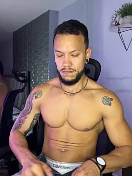 ARON TAYLER01 online show from 5, 11, 2025