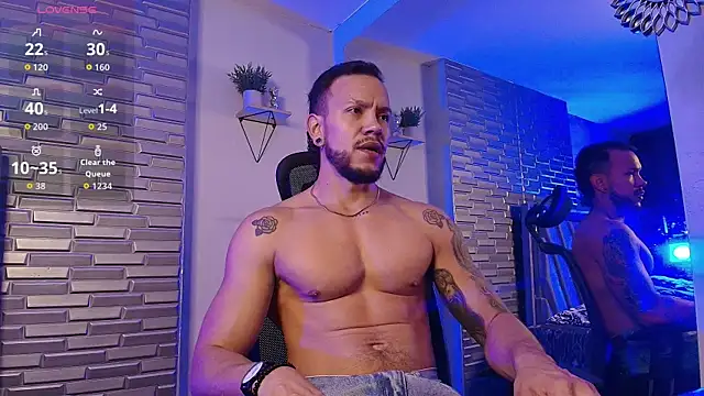 ARON TAYLER01 online show from 25, 7, 2026