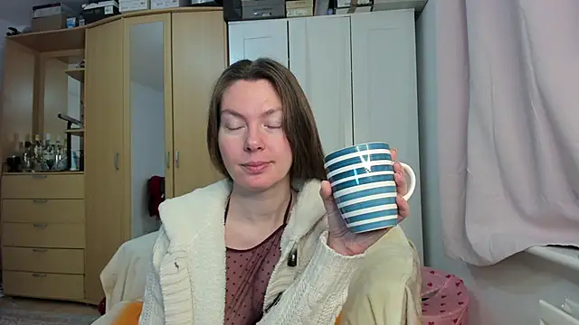 Snapshot of Rolla_Coaster chatting on 3, 2, 2025 Rolla Coaster online show from 3, 2, 2025