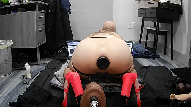 Snapshot of Smalldickcaged chatting on 16, 11, 2025 Smalldickcaged online show from 16, 11, 2025