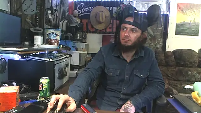 Snapshot of CloudDadddyyy420 chatting on 28, 10, 2025 CloudDadddyyy420 online show from 28, 10, 2025