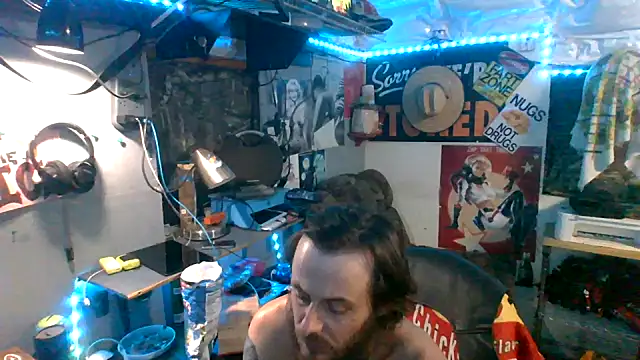 Snapshot of CloudDadddyyy420 chatting on 23, 11, 2025 CloudDadddyyy420 online show from 23, 11, 2025