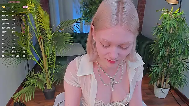 Snapshot of _Rude_Girl_ chatting on 15, 1, 2025 Rude Girl online show from 15, 1, 2025