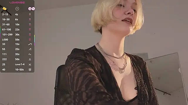 Snapshot of _Rude_Girl_ chatting on 2, 11, 2025 Rude Girl online show from 2, 11, 2025