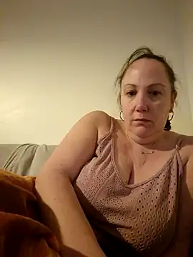 Wisie Cutie online show from 23, 2, 2025