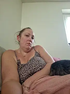 Wisie Cutie online show from 13, 3, 2025