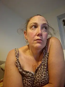 Wisie Cutie online show from 4, 11, 2025