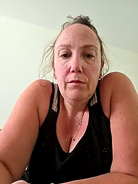 Wisie Cutie online show from 28, 4, 2026