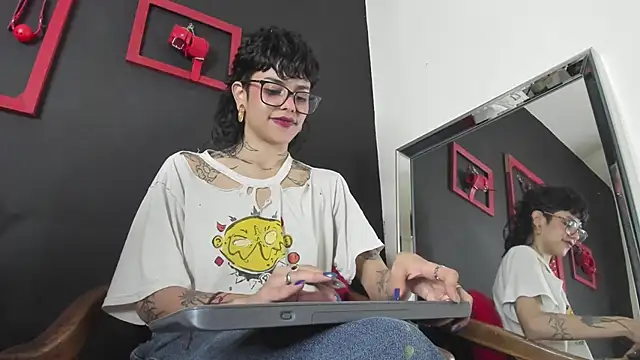 Snapshot of trinitty chatting on 3, 12, 2024 trinitty online show from 3, 12, 2024