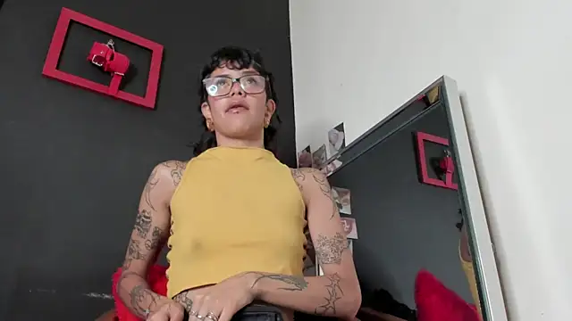 Snapshot of trinitty chatting on 6, 3, 2025 trinitty online show from 6, 3, 2025