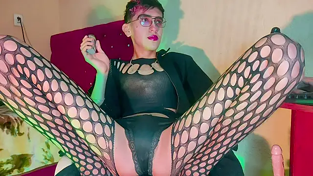 SEXYTRAV18 online show from 12, 2, 2025