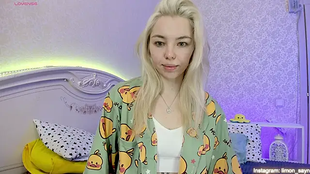 Snapshot of LillyMoure_ chatting on 26, 2, 2025 LillyMoure online show from 26, 2, 2025