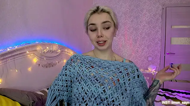 Snapshot of LillyMoure_ chatting on 2, 2, 2026 LillyMoure online show from 2, 2, 2026