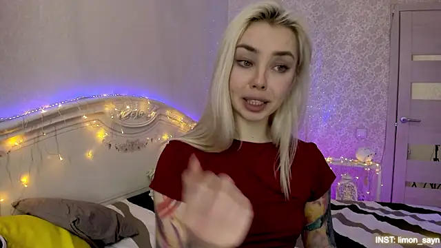 Snapshot of LillyMoure_ chatting on 3, 2, 2026 LillyMoure online show from 3, 2, 2026