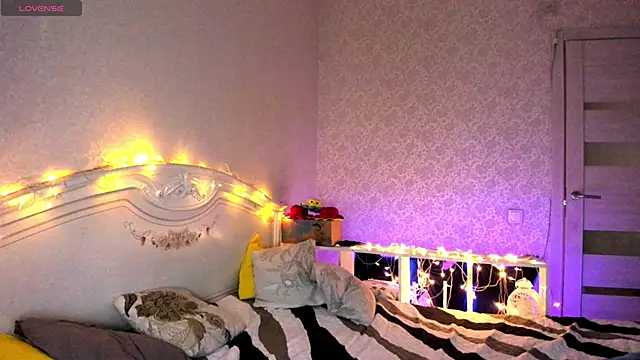 Snapshot of LillyMoure_ chatting on 12, 2, 2026 LillyMoure online show from 12, 2, 2026