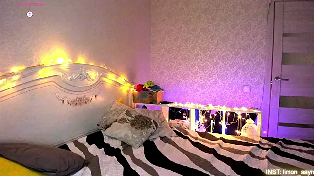 Snapshot of LillyMoure_ chatting on 13, 2, 2026 LillyMoure online show from 13, 2, 2026