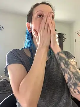 MissCumberdale online show from 5, 1, 2025