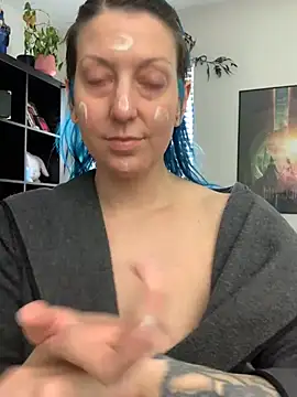 MissCumberdale online show from 26, 1, 2025