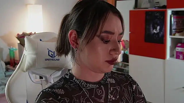 Fiona-Love online show from 24, 9, 2025