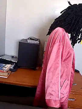 Prettybecs online show from 9, 2, 2025