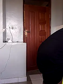 Prettybecs online show from 13, 2, 2025