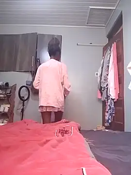 Prettybecs online show from 15, 12, 2025