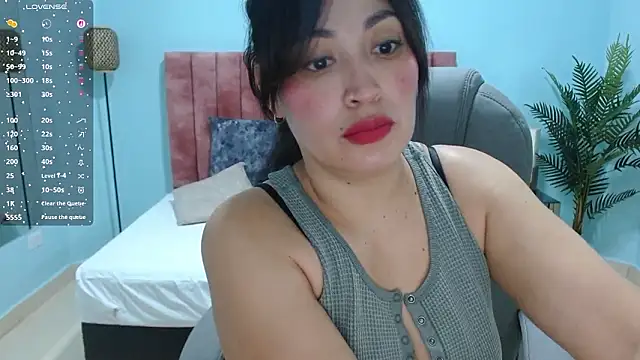 sophia hadid online show from 3, 2, 2026