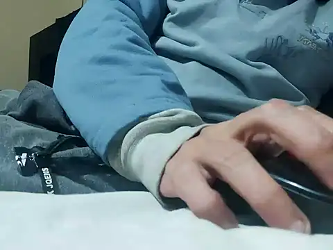 Snapshot of maxxx20202020 chatting on 6, 1, 2025 maxxx20202020 online show from 6, 1, 2025