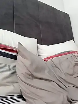 BLACK BOTTOM03 online show from 2, 12, 2025