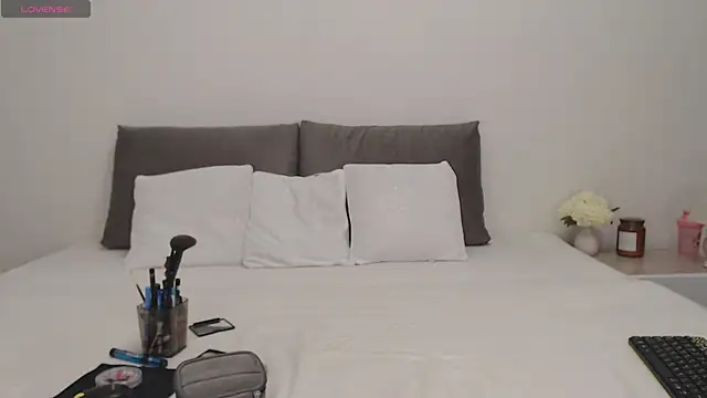 Kate001 online show from 1, 2, 2025