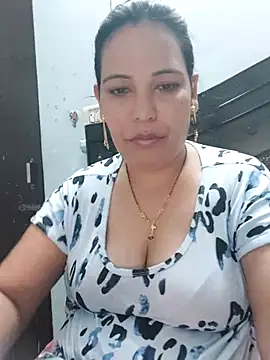 Poojabhabi101 online show from 18, 9, 2025